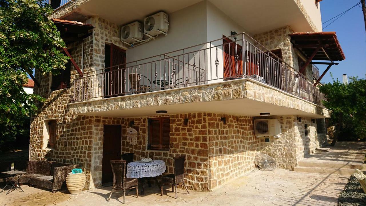 Stone House With Seaview Nea Poteidaia Exterior foto